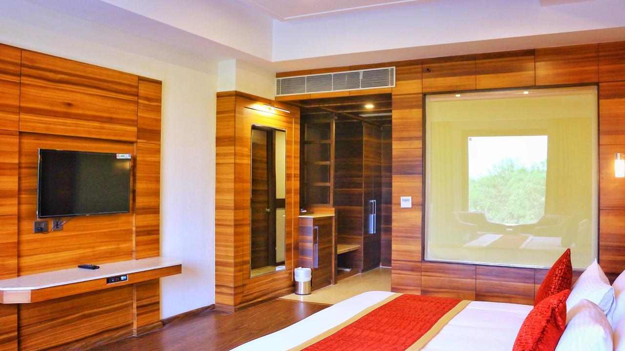 City Park Resort Bahadurgarh Bagian luar foto
